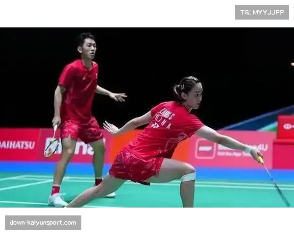 程星反手变线颇具威胁 张弛网前抢网制造得分机会 程星反手变线颇具威胁 张弛网前抢网制造得分机会